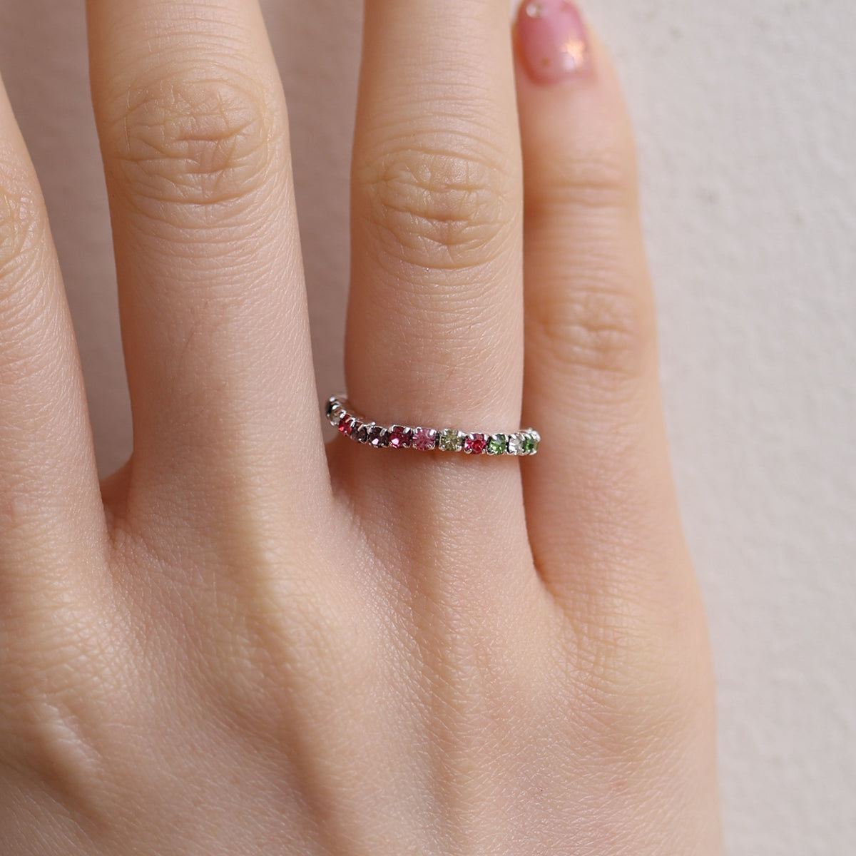 Stretchable tennis chain ring