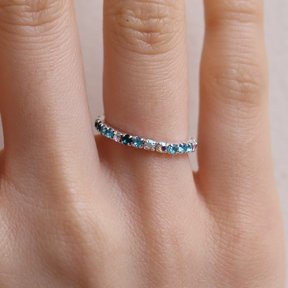 Stretchable tennis chain ring