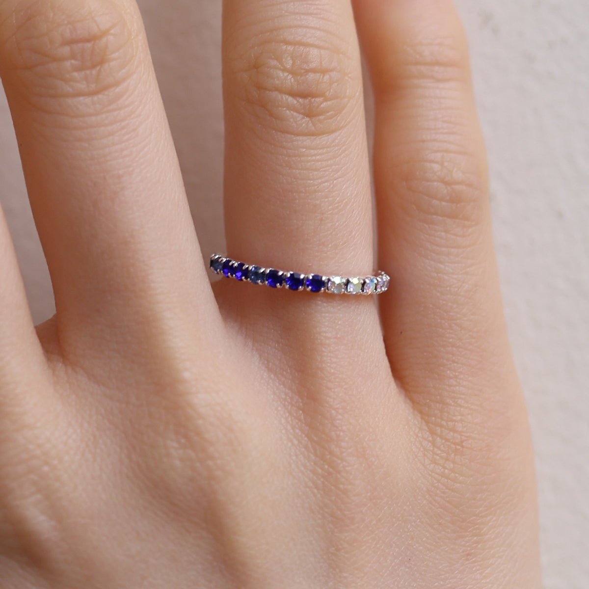 Stretchable tennis chain ring