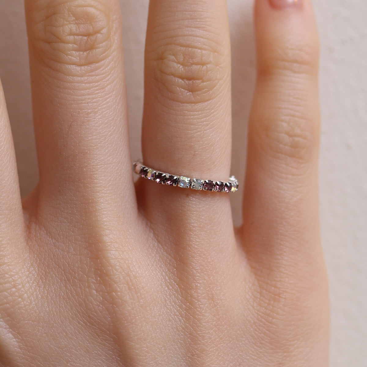 Stretchable tennis chain ring