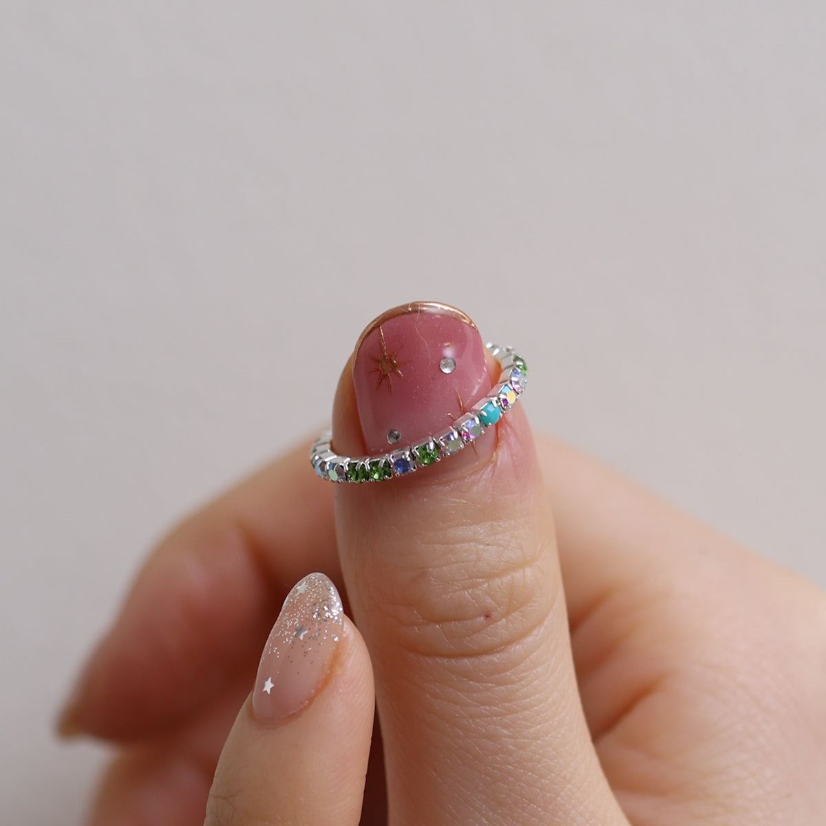 Stretchable tennis chain ring