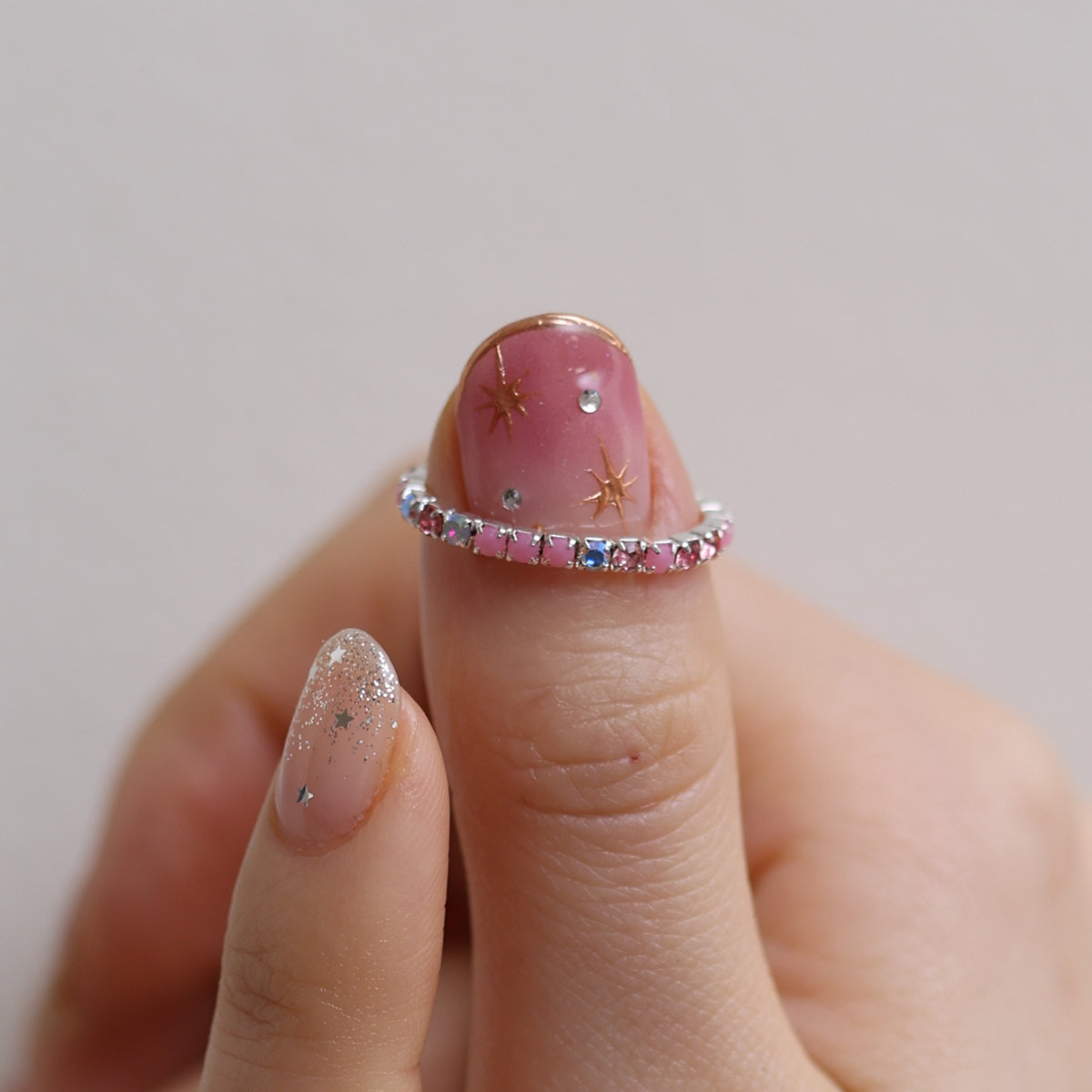 Stretchable tennis chain ring