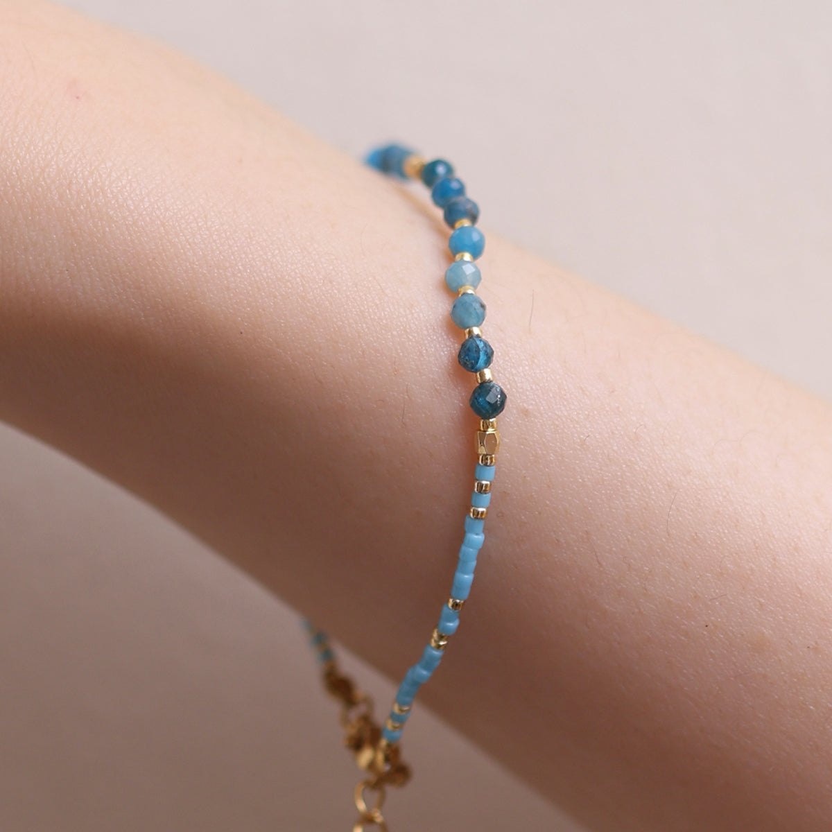 Aquamarine beaded bracelet