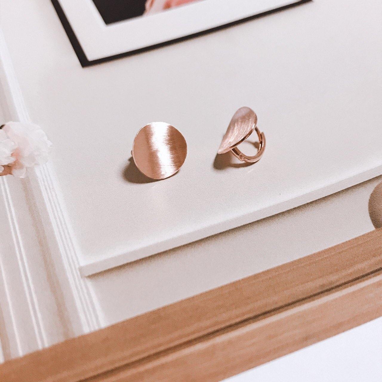 Circle huggies - NABILONDON