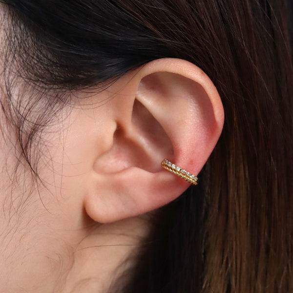 Simple line sparkle ear cuff