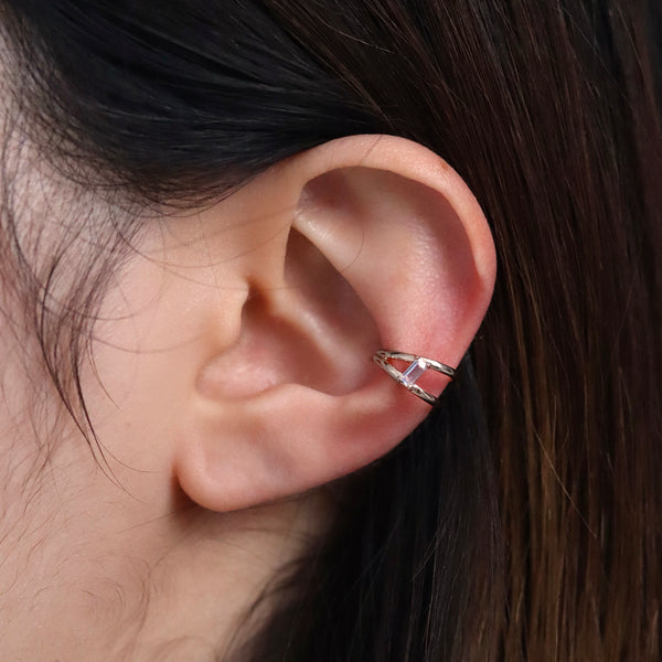 Single cubic ear cuff