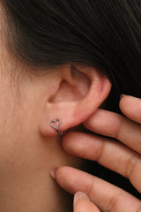 Line heart huggie earring