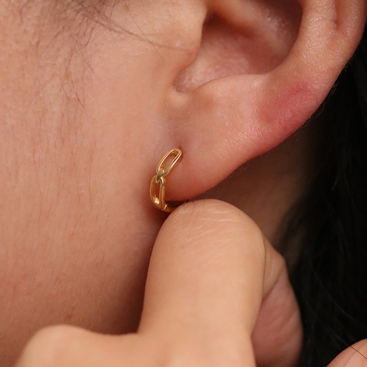 Chain huggie earrings