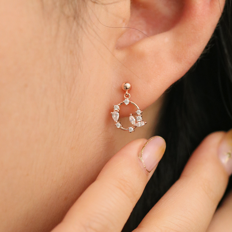 Circle clover earrings
