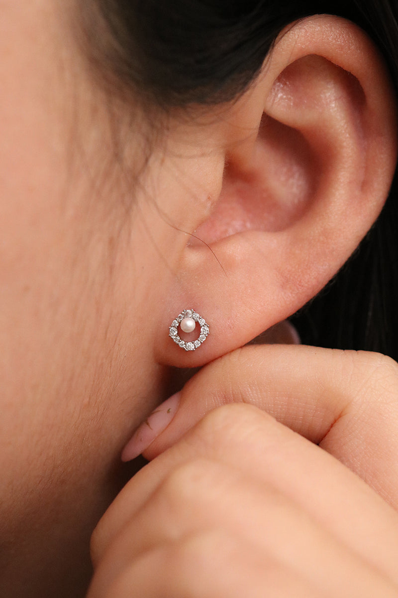 Cubic circle pearl earrings