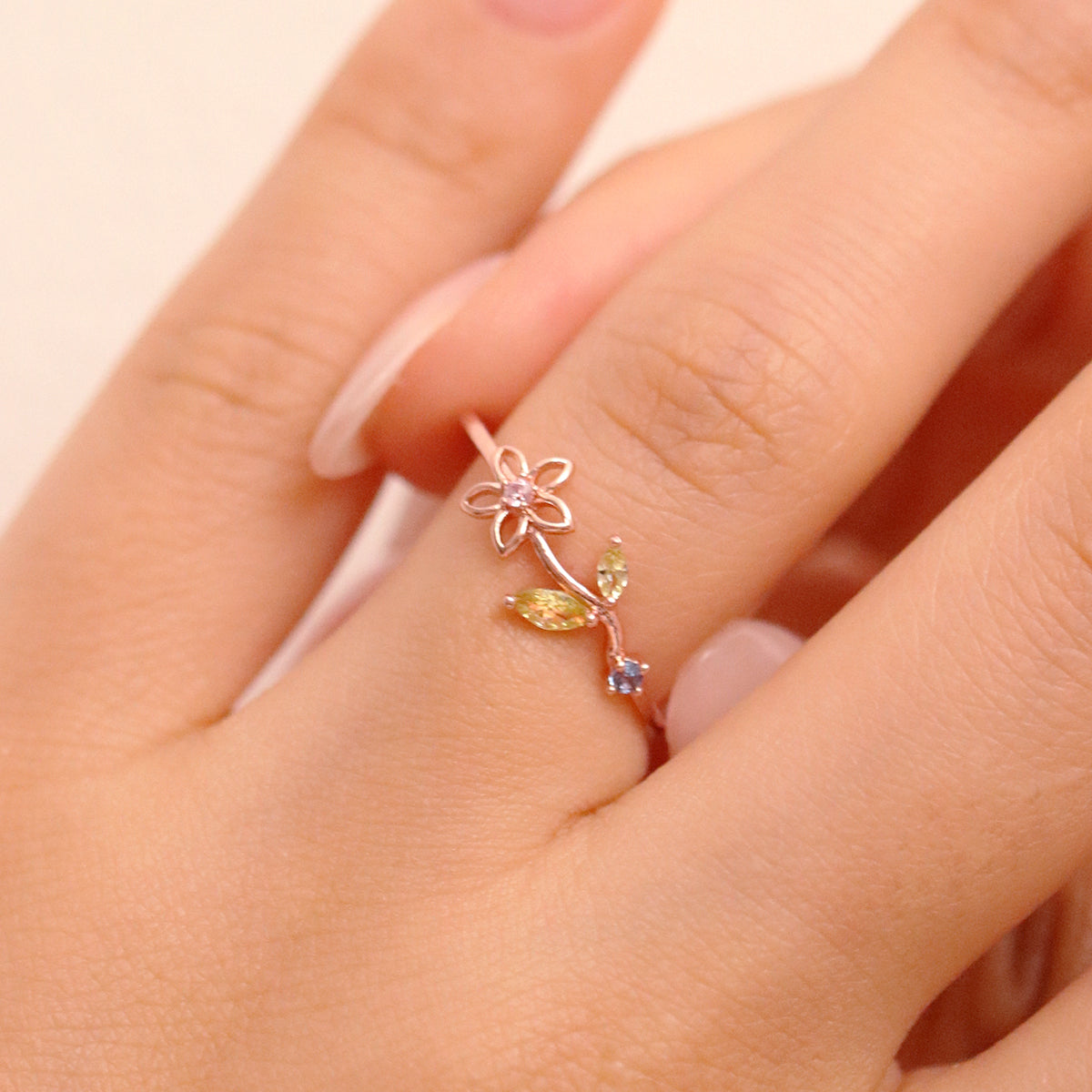 Peridot flower ring