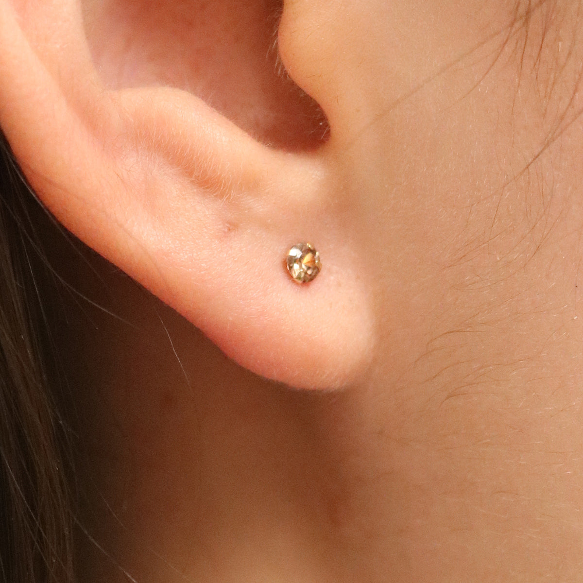 Cognac 3mm studs