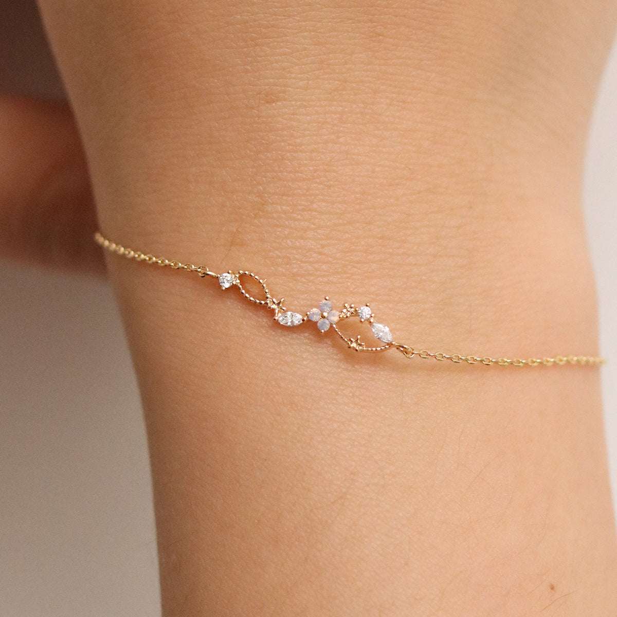 Moonstone daisy cubic bracelet