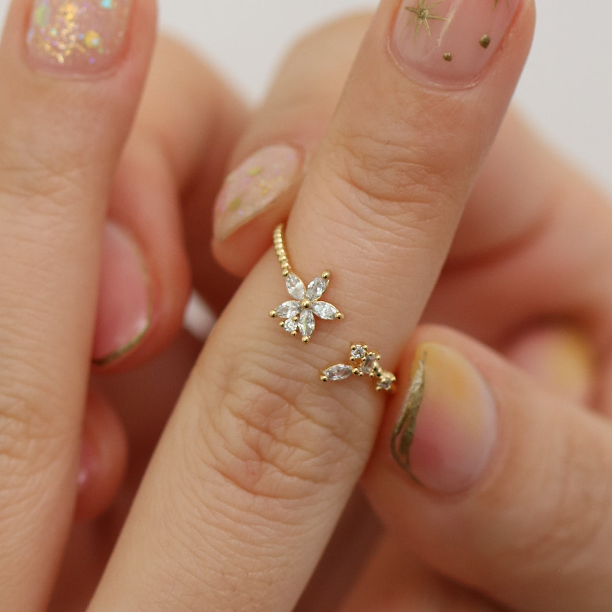 Flower cubic ring