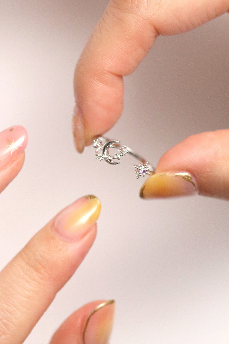 Orbit moon ring