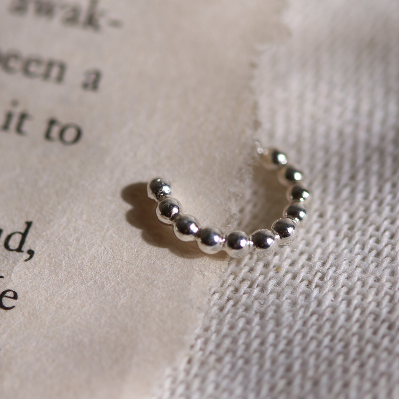 Dotted ear cuff