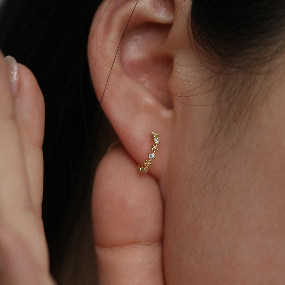 Flower cubic semi-hoop earrings