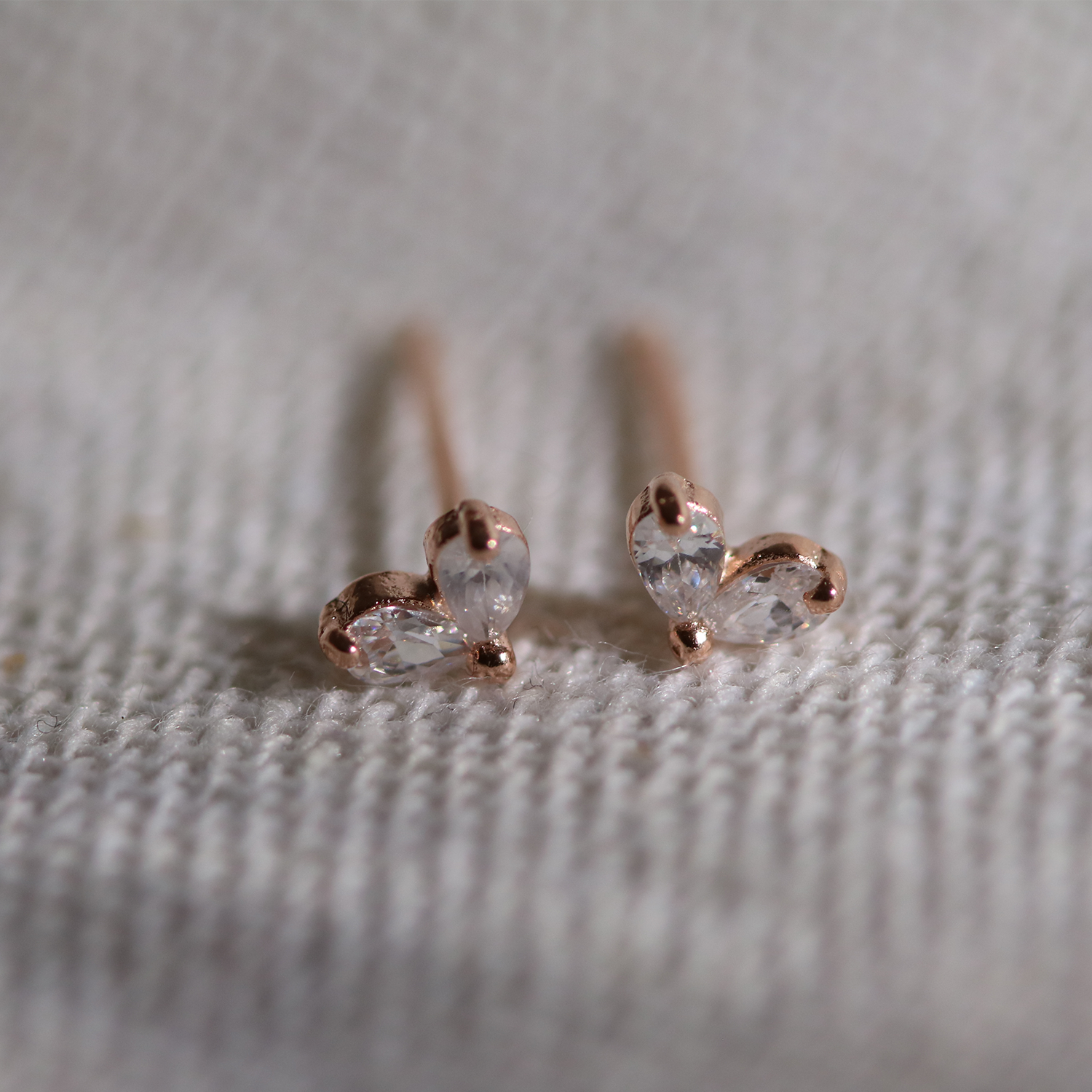 Tiny leaf stud earrings