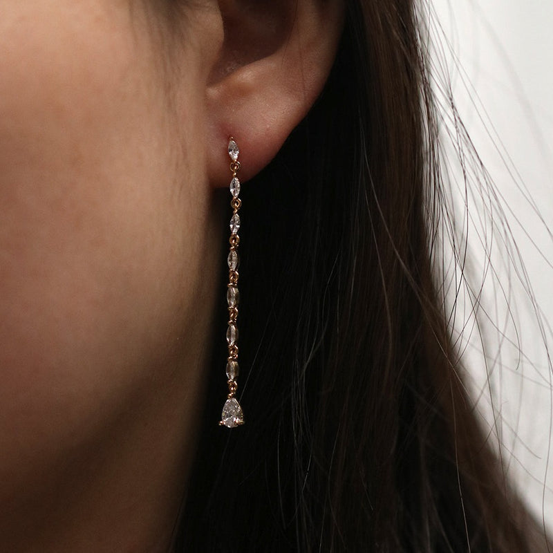 Tear drop cubic earrings