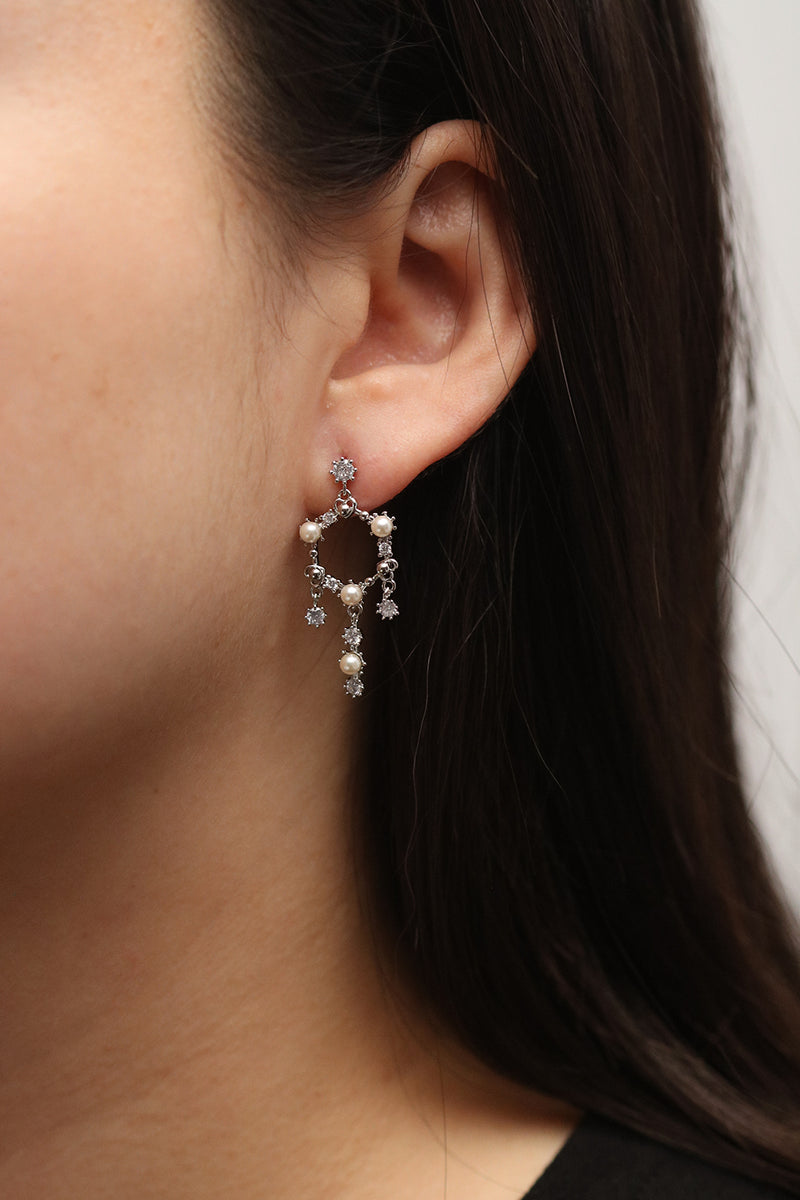 Elegant pearl drop earrings