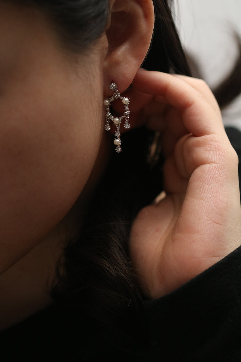 Elegant pearl drop earrings