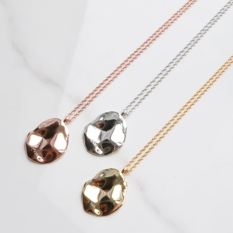 Oval palette necklace