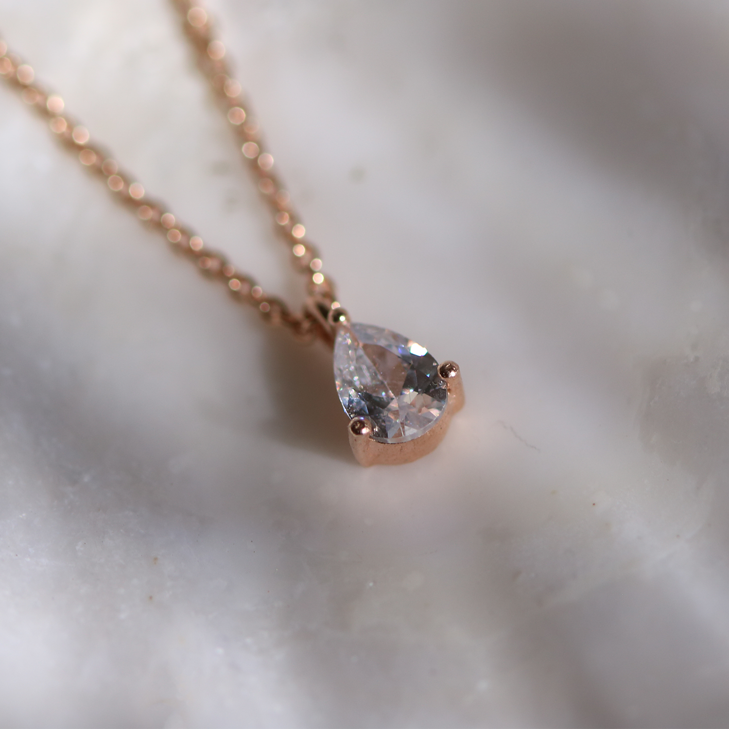 Plain oval cubic pendant necklace