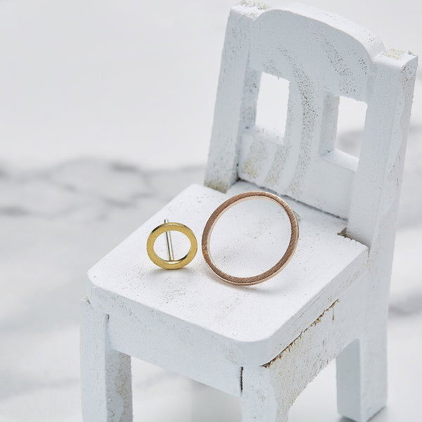 Small Line circle earrings