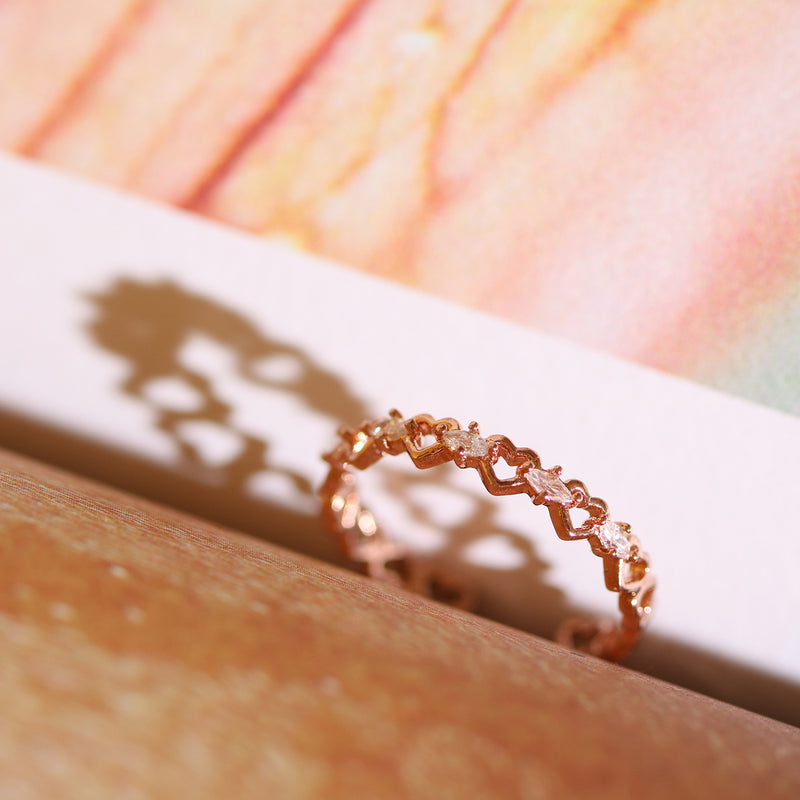Cubic relay heart ring