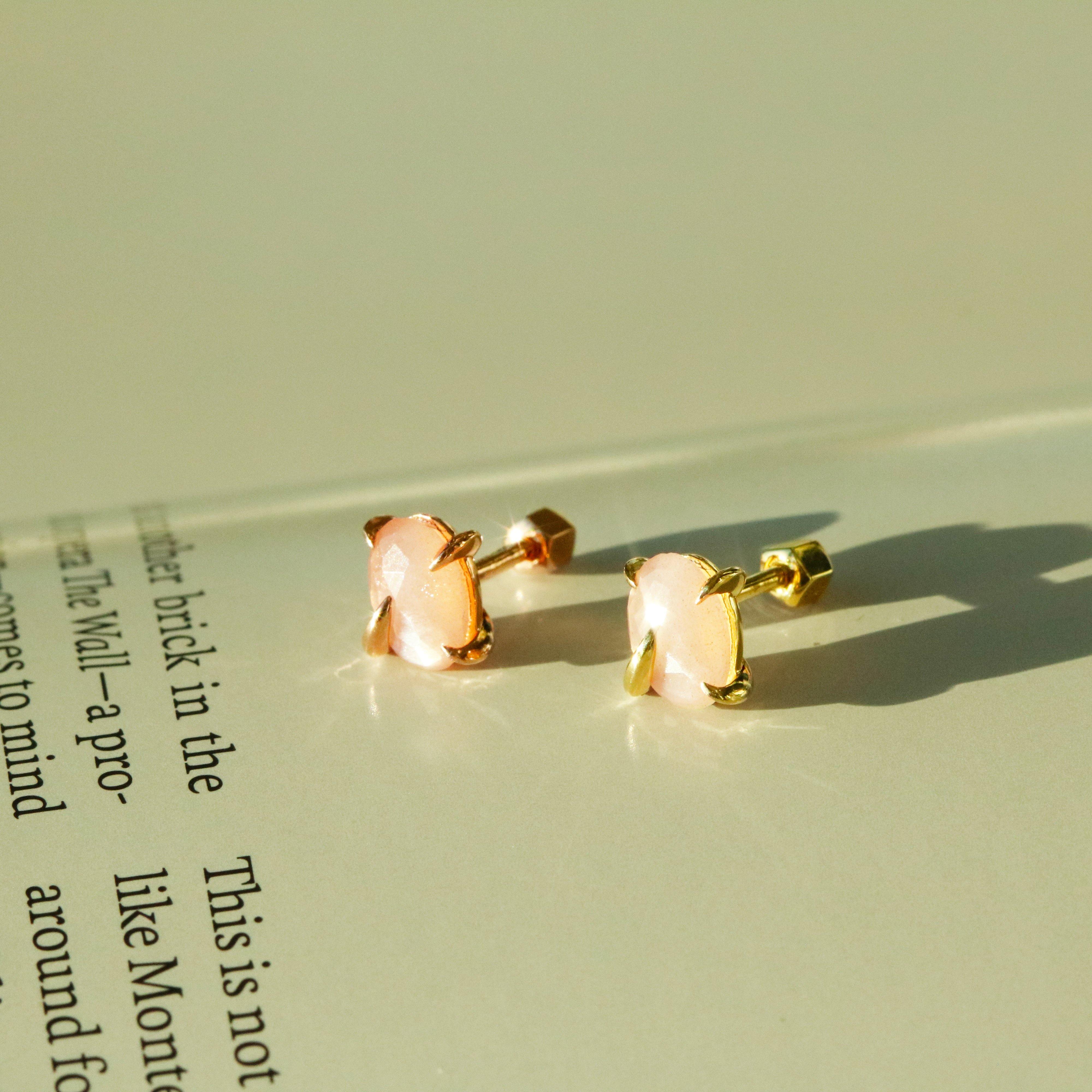Peach moonstone barbell - NABILONDON