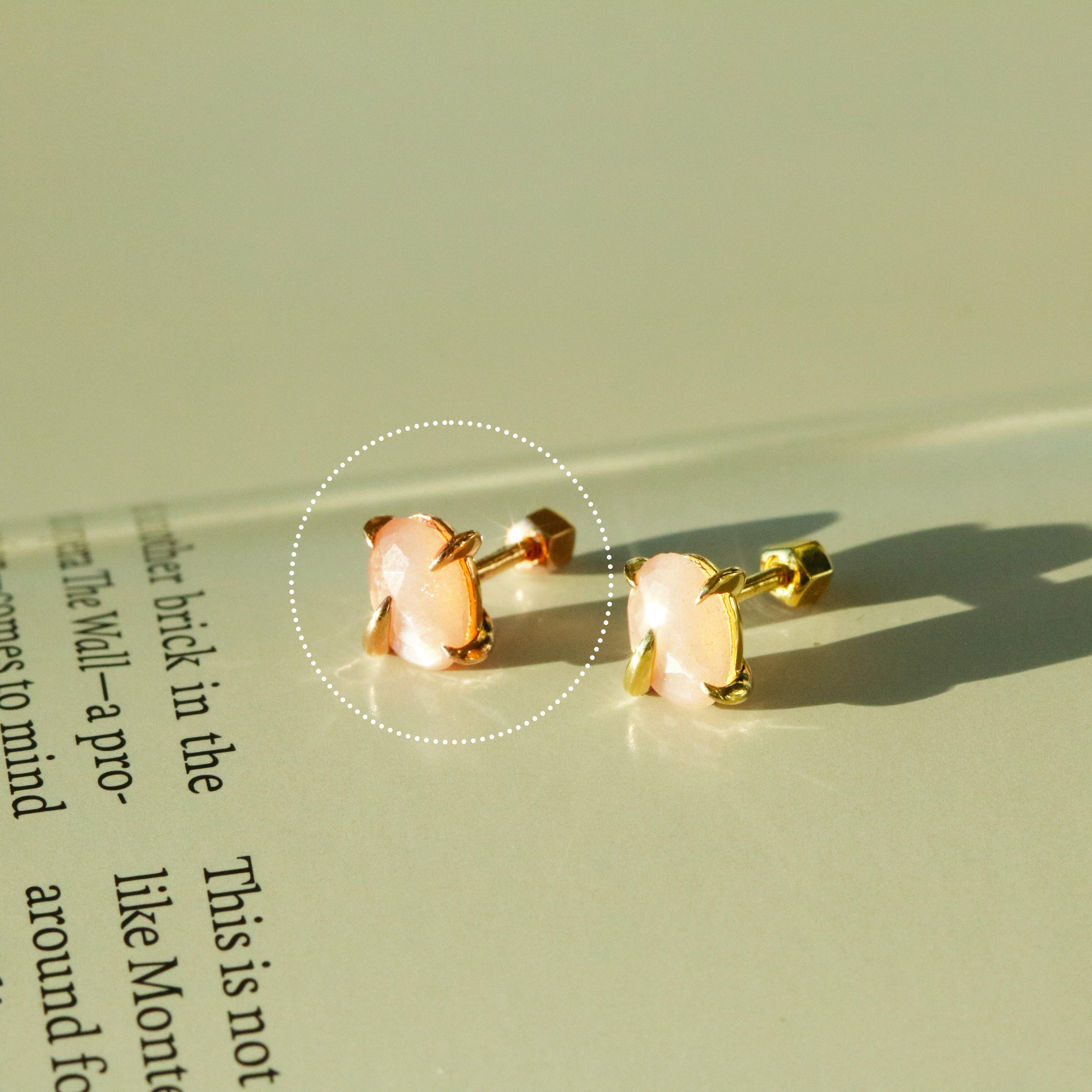 Peach moonstone barbell - NABILONDON