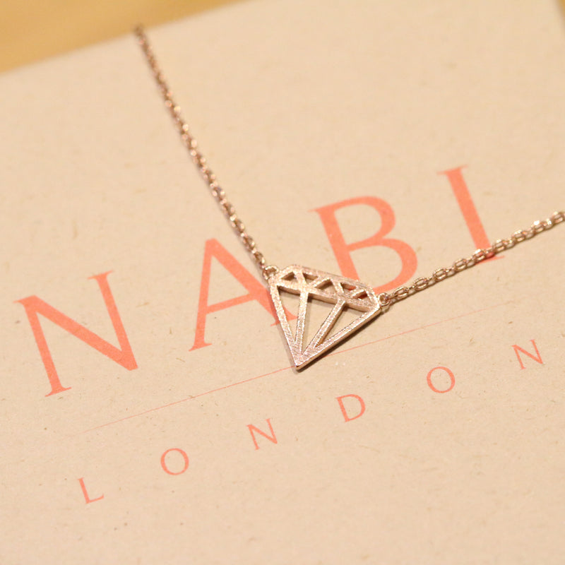 Line diamond necklace